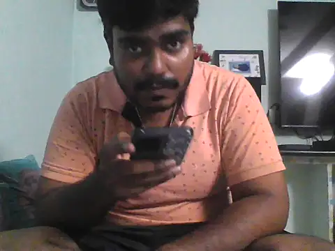 Snapshot of Foxboy65 chatting on 06-11-26, 06:17 Foxboy65 online show from 06-11-26, 06:17