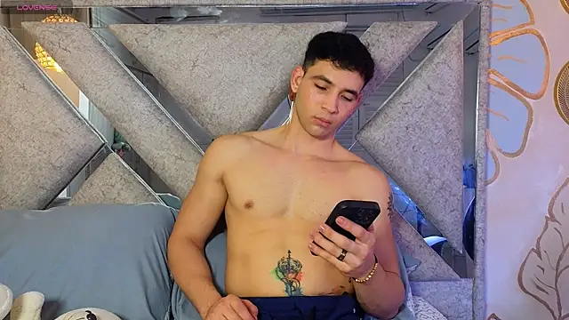 Tinocrow online show from 03-20-26, 02:27