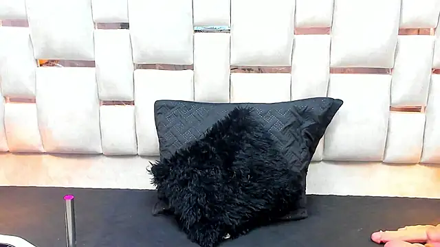 Milf Drip online show from 04-20-26, 12:30