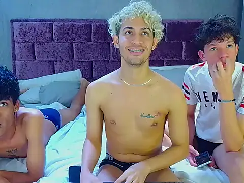 Wild Squad online show from 04-08-26, 06:08