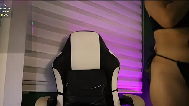 Danaa Rousee  online show from 04-22-26, 06:31