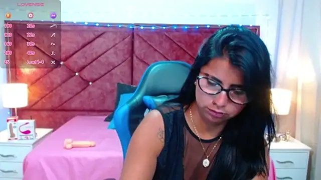Snapshot of Alisha_Gamskar13 chatting on 05-14-26, 01:23 Alisha Gamskar13 online show from 05-14-26, 01:23