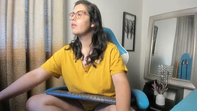 Nina Adamms online show from 03-05-26, 10:17