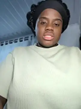 YourLiaa  online show from 04-23-26, 05:41