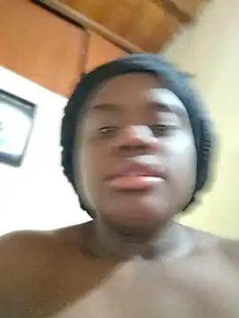 Snapshot of YourLiaa_ chatting on 05-03-26, 11:05 YourLiaa online show from 05-03-26, 11:05