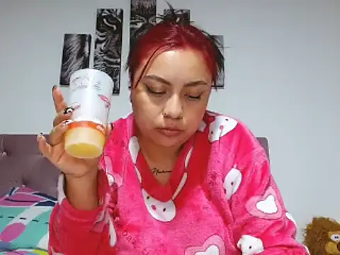 Snapshot of nahomy05 chatting on 03-05-26, 03:35 nahomy05 online show from 03-05-26, 03:35