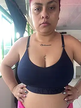 Snapshot of nahomy05 chatting on 03-07-26, 08:06 nahomy05 online show from 03-07-26, 08:06