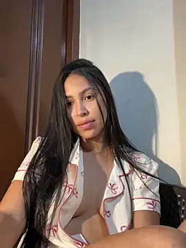 Snapshot of Dannittaa chatting on 03-12-26, 01:34 Dannittaa online show from 03-12-26, 01:34