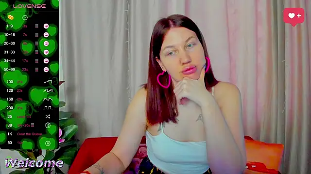 Snapshot of LilllyMoon chatting on 03-20-26, 02:05 LilllyMoon online show from 03-20-26, 02:05