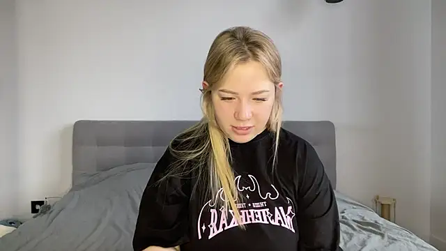 alyrasun online show from 04-08-26, 06:13