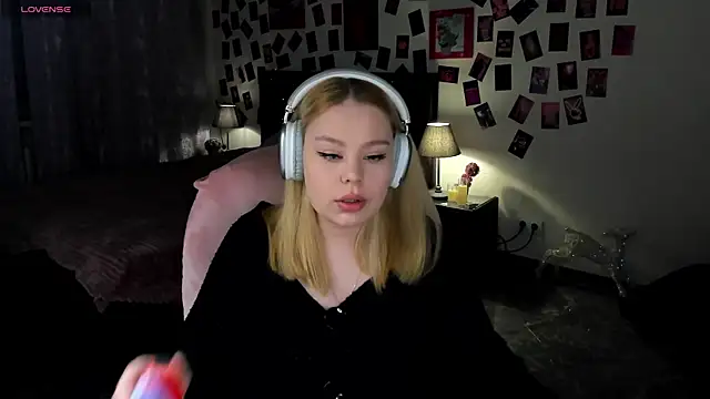 AmeliaMerris online show from 04-28-26, 09:31