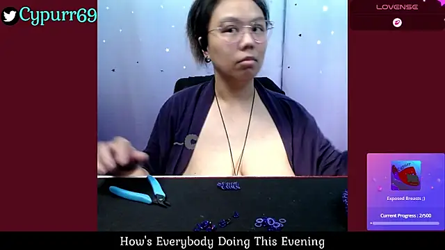 Snapshot of Cypurr chatting on 06-10-26, 09:57 Cypurr online show from 06-10-26, 09:57