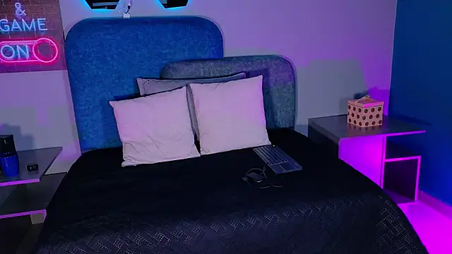 MiiaCullens online show from 03-28-26, 12:05