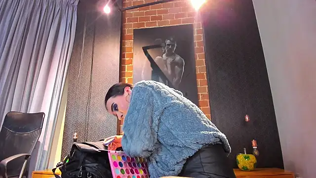 Sienna Dark online show from 04-08-26, 11:10