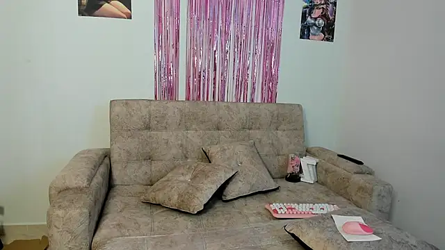 Bonnie Ramirez online show from 04-21-26, 01:53