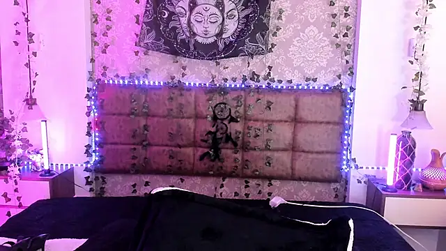 Vickmoon online show from 04-01-26, 09:56