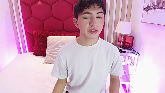 Cristopher Wild online show from 03-24-26, 08:36