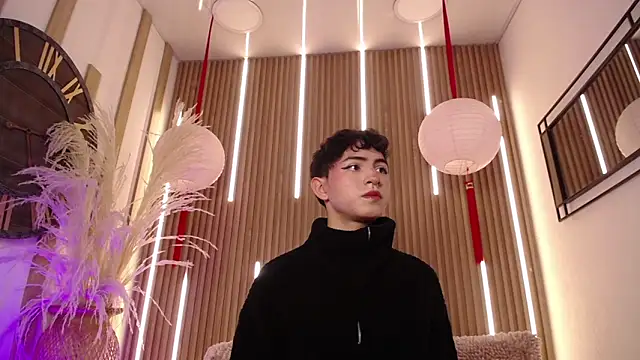 Cristopher Wild online show from 03-27-26, 05:56