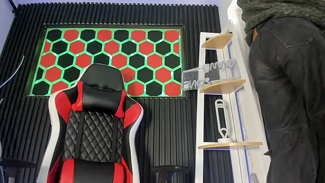 Cristopher Wild online show from 04-05-26, 08:28