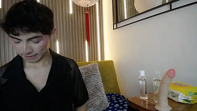 Cristopher Wild online show from 04-10-26, 08:24