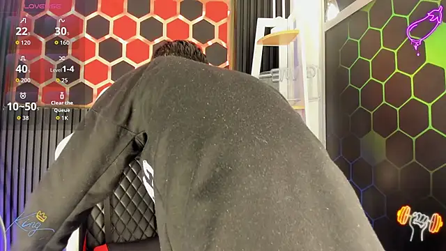 Cristopher Wild online show from 04-16-26, 08:31