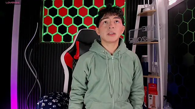 Cristopher Wild online show from 04-17-26, 08:12