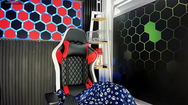 Cristopher Wild online show from 04-18-26, 08:31