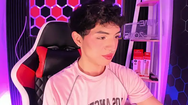 Cristopher Wild online show from 04-24-26, 08:33