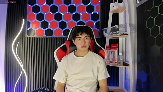 Cristopher Wild online show from 04-27-26, 08:29