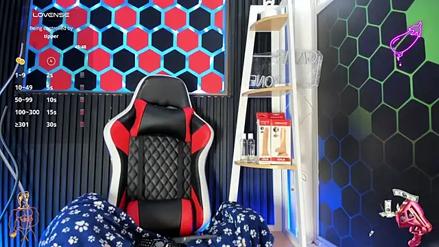 Cristopher Wild online show from 05-10-26, 08:14