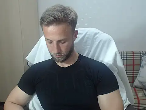 Snapshot of BlondEagleMuscle chatting on 06-14-26, 09:06 BlondEagleMuscle online show from 06-14-26, 09:06
