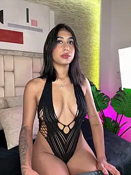 Snapshot of Lilyrousse_ chatting on 05-23-26, 11:47 Lilyrousse online show from 05-23-26, 11:47