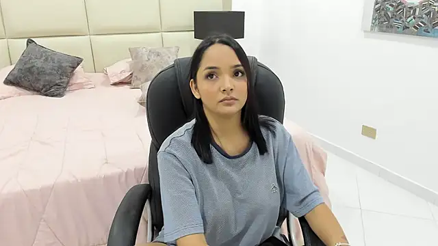 Chloelarsons online show from 06-05-26, 03:24