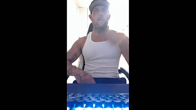 SecretsNextDoor online show from 04-04-26, 09:40