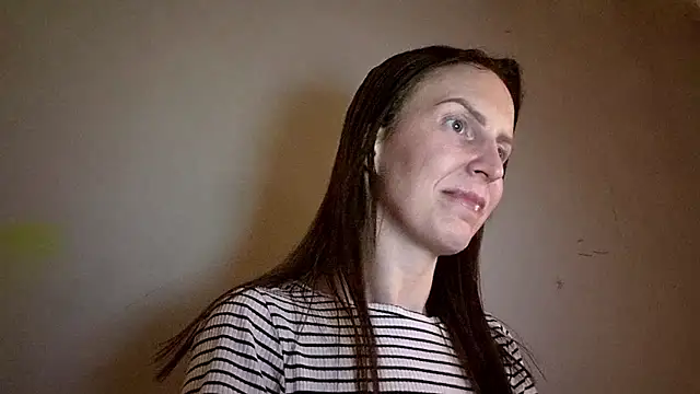 Snapshot of AnnaTight chatting on 04-25-26, 08:28 AnnaTight online show from 04-25-26, 08:28