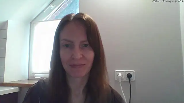 Snapshot of AnnaTight chatting on 05-19-26, 04:24 AnnaTight online show from 05-19-26, 04:24