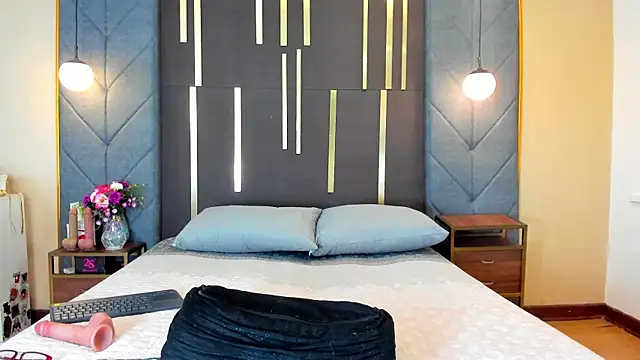 SofiiMontes online show from 05-19-26, 04:46