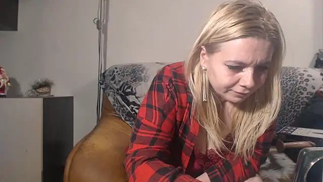 Snapshot of Abby_Lust chatting on 12-29-24, 05:33 Abby Lust online show from 12-29-24, 05:33