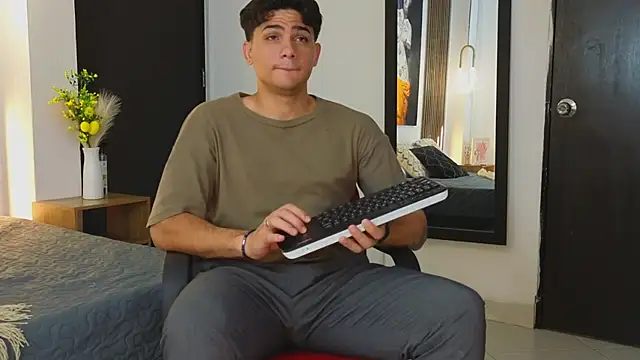 MrAdonis  online show from 04-16-26, 07:47