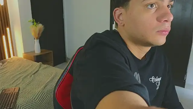 MrAdonis  online show from 04-23-26, 12:40