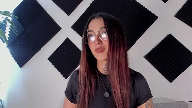 Emily Rousess online show from 05-24-26, 08:03
