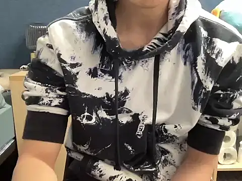 Snapshot of hoppyhops chatting on 03-12-26, 04:35 hoppyhops online show from 03-12-26, 04:35