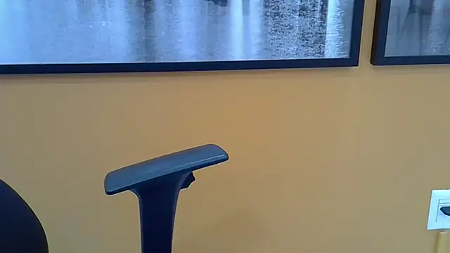 Snapshot of lellsz chatting on 06-01-26, 01:35 lellsz online show from 06-01-26, 01:35
