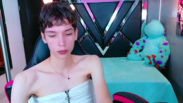 Stefany PiInk online show from 05-17-26, 12:56