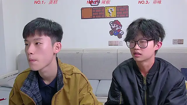 Chili-001 online show from 04-15-26, 12:39