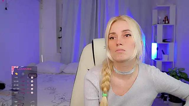 Snapshot of Myfeet_inyourmouth chatting on 04-08-26, 06:08 Myfeet inyourmouth online show from 04-08-26, 06:08