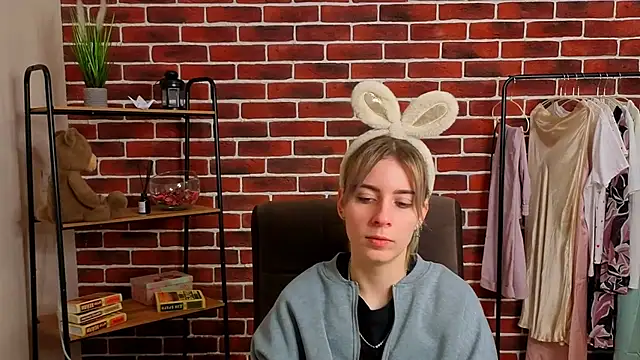 Snapshot of RebeccaaNelson chatting on 03-24-26, 01:05 RebeccaaNelson online show from 03-24-26, 01:05