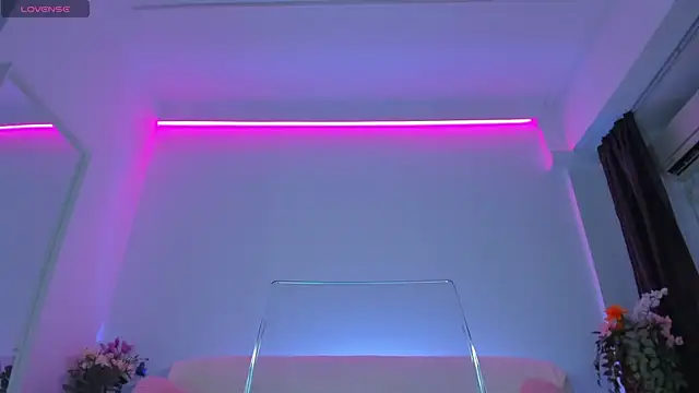 ScarletFlameee online show from 04-04-26, 07:44