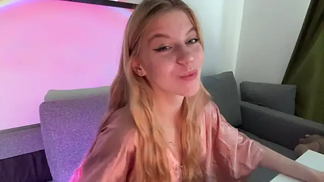 Fanny Fresh online show from 05-10-26, 08:08
