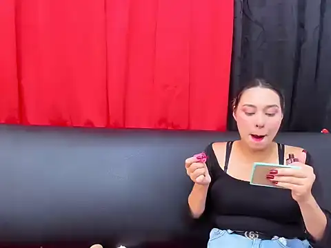 Snapshot of Hot_blowjobs_ chatting on 03-13-26, 07:42 Hot blowjobs online show from 03-13-26, 07:42